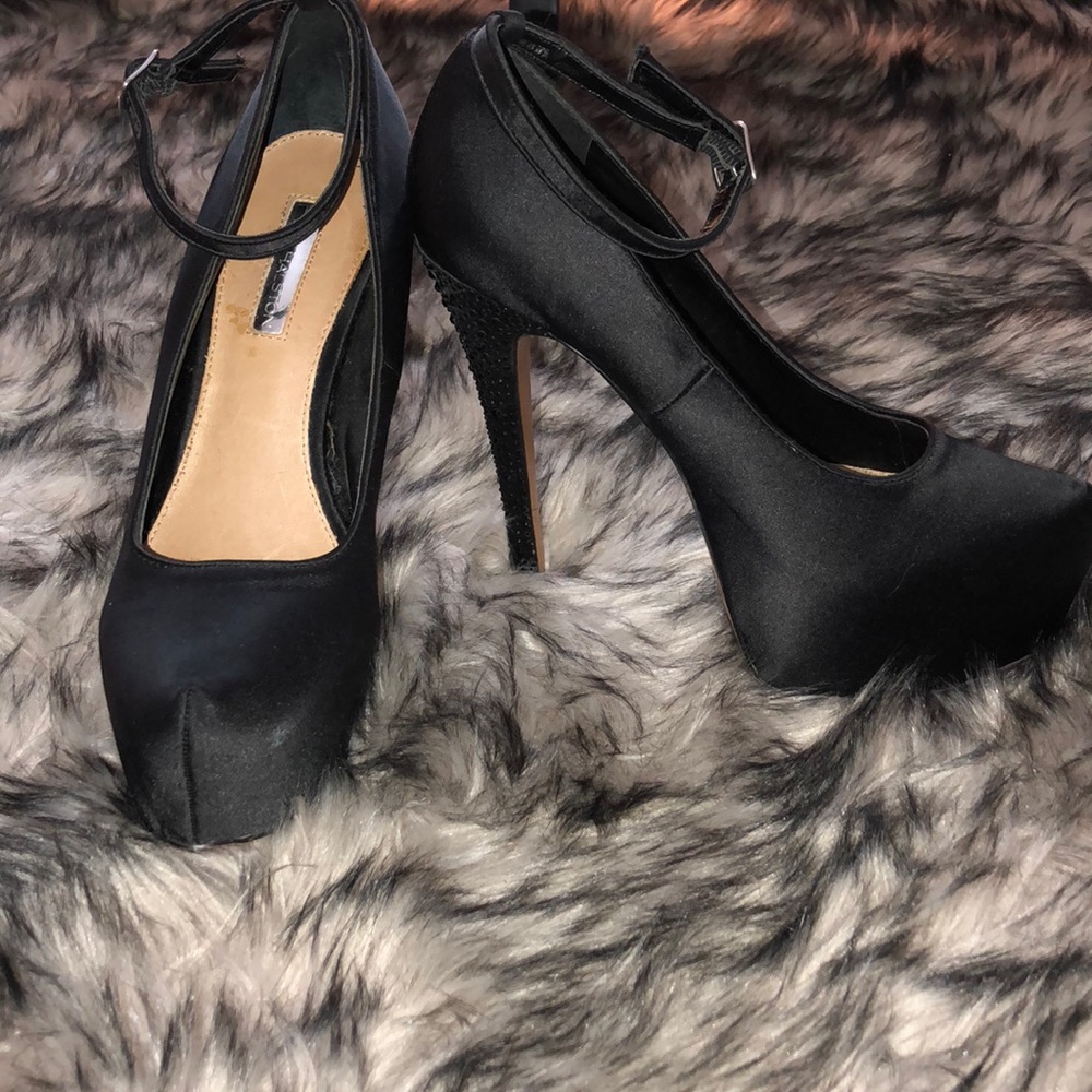 H By Halston Heels